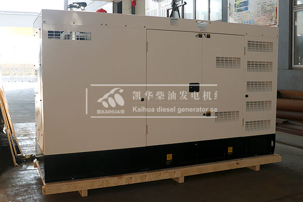 上?？蛻粲嗁?gòu)一臺(tái)200kw靜音發(fā)電機(jī)組成功出廠